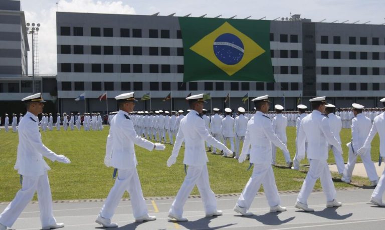 Marinha abre processo seletivo com salário de até R$ 14,7 mil