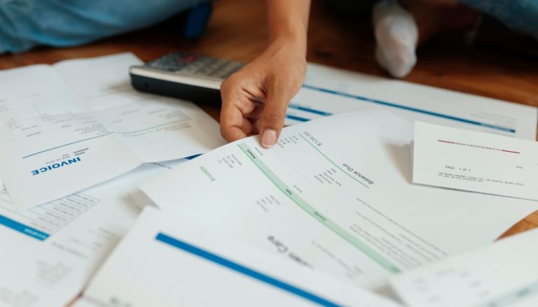 Negociação para limpar nome e fazer compras no fim de ano
