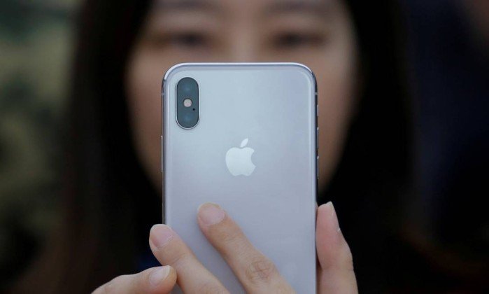 Apple diz que iPhone terá entrada de carregador igual a de celulares Android