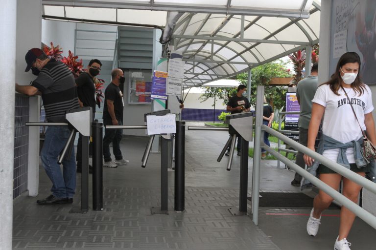 Eleitores vão às urnas neste domingo para o segundo turno