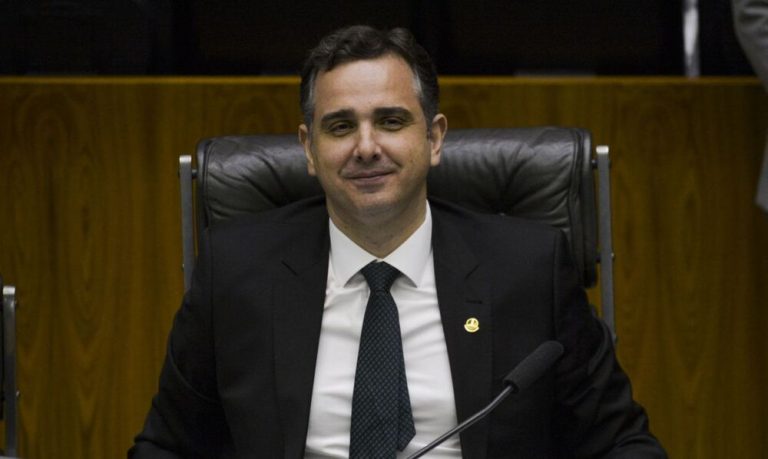 Próximo presidente terá de reunificar Brasil, diz presidente do Senado