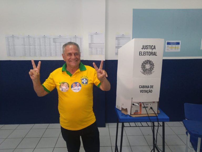 Carlos Manato vota em Vitória: “Nós fizemos um trabalho muito bom”