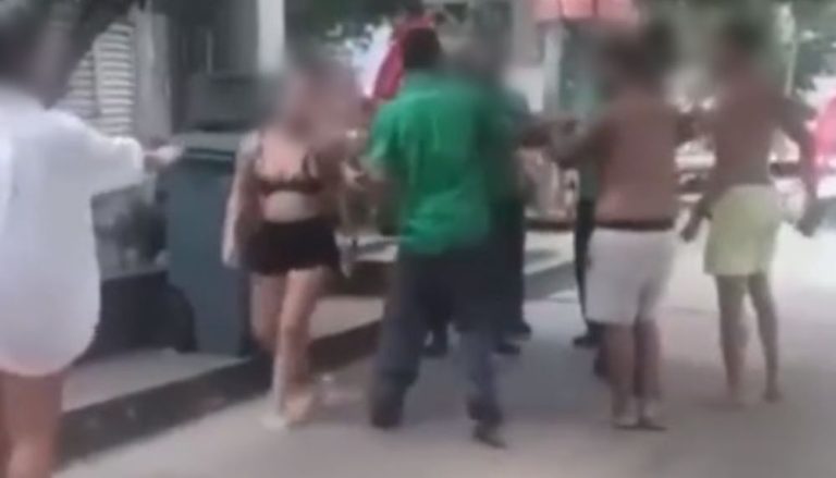 Frentista é preso após filmar mulher em banheiro de posto de combustíveis