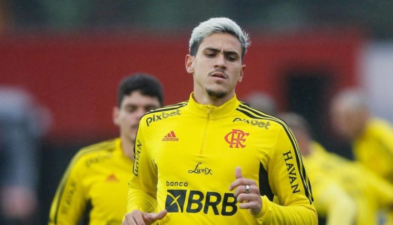 Dorival coloca titulares em campo contra o Santos nesta terça