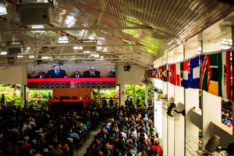 Igreja Cristã Maranata reúne fiéis em culto sobre volta de Jesus