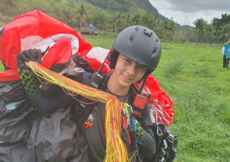 Adolescente de 13 anos é o piloto de parapente mais novo do ES