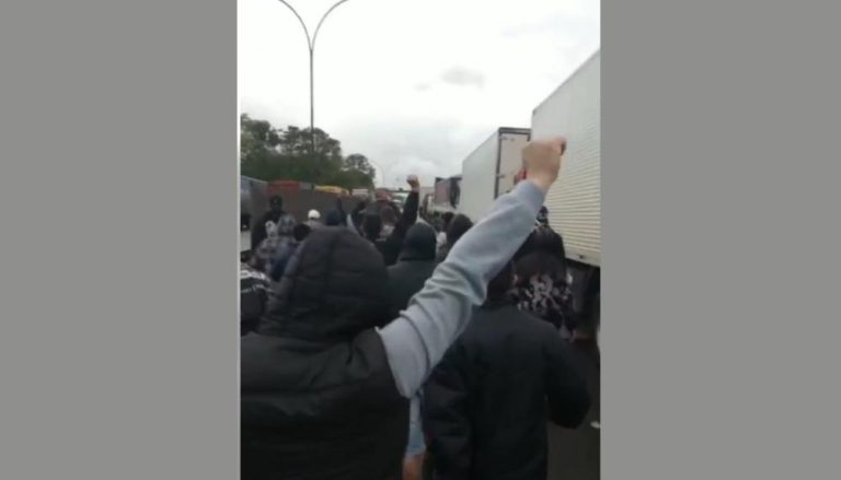 Em véspera de jogo, torcedores do Corinthians dispersam manifestantes