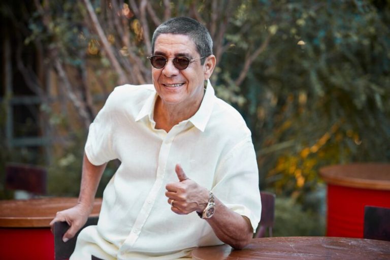 Zeca Pagodinho canta seus sucessos em Vitória