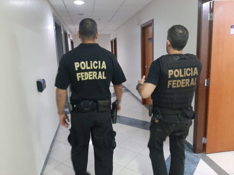 Operação da Polícia Federal combate o tráfico internacional de drogas