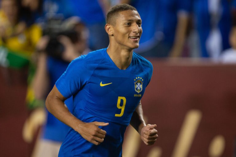 VÍDEO | Veja reação de Richarlison e família com convocação para Copa