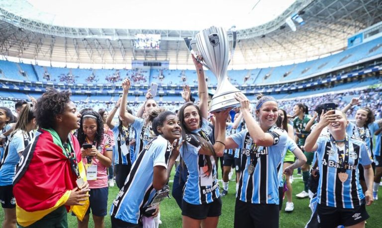 Grêmio e Botafogo superam rivais e conquistam Estaduais feminino