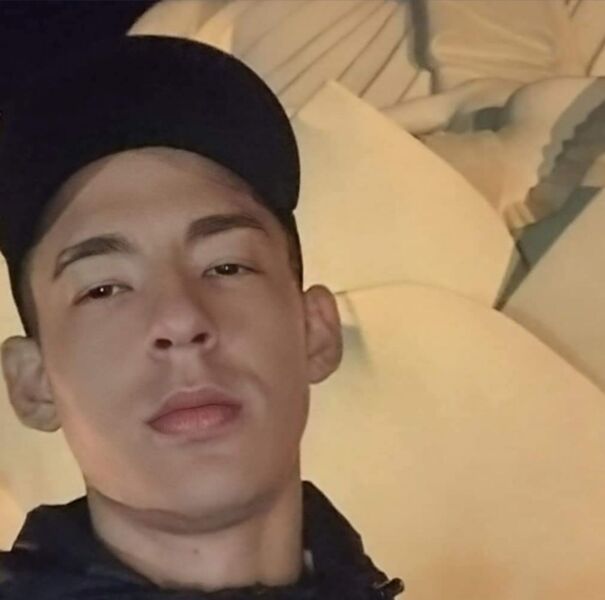 Motoboy é morto a tiros em bar de Cariacica