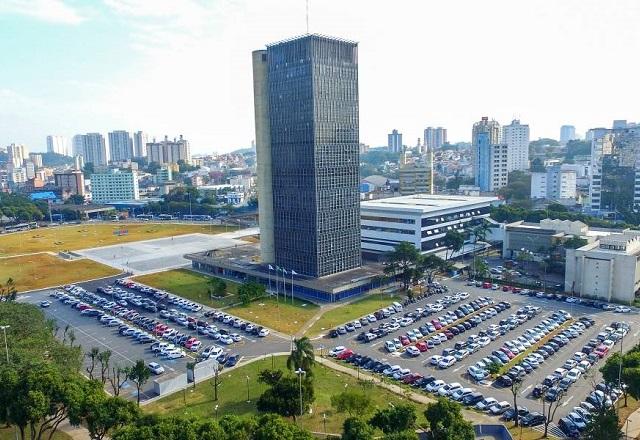 Uma pessoa morre e duas ficam feridas após desabamento de laje