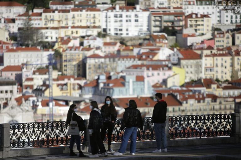 Portugal facilita visto para estrangeiros que buscam emprego no país