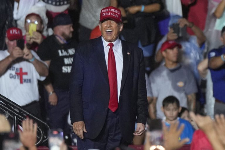 Donald Trump anuncia pré-candidatura à presidência dos EUA em 2024