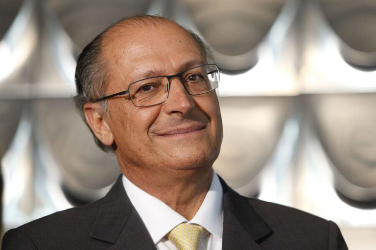 Alckmin anuncia novos nomes da equipe de transição