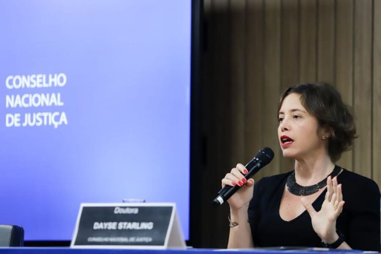 Justiça vai bloquear carteira de motorista dos devedores