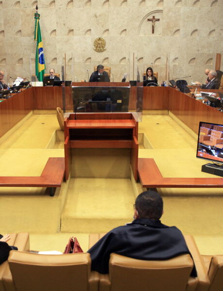 STF suspende julgamento de prisão especial para quem tem diploma universitário