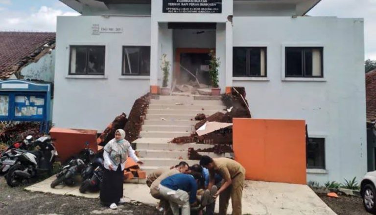 Terremoto na Indonésia deixa ao menos 46 mortos e 700 feridos