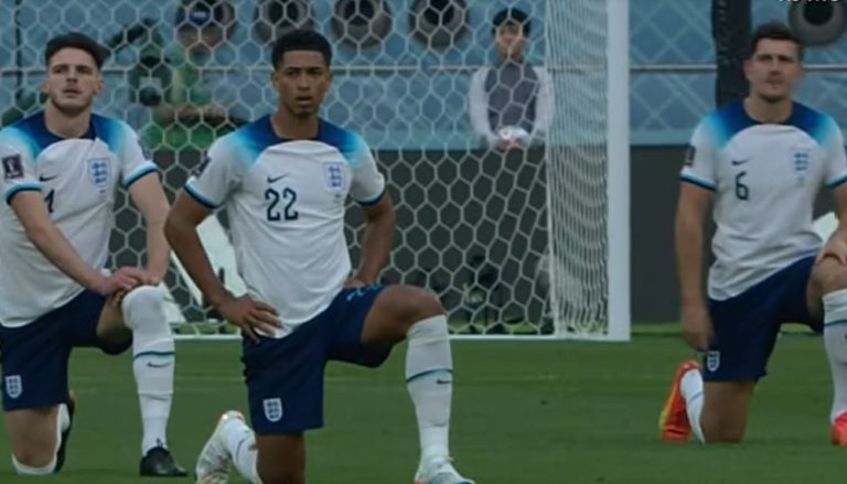 Jogadores da Inglaterra fazem gesto contra racismo antes de estreia na Copa