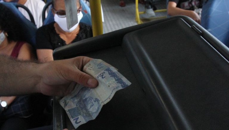 Cabine de segurança para os motoristas de ônibus