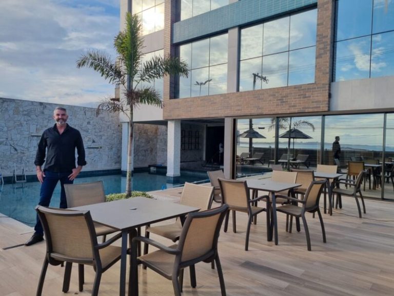 Após 9 anos, hotel reabre em Guarapari