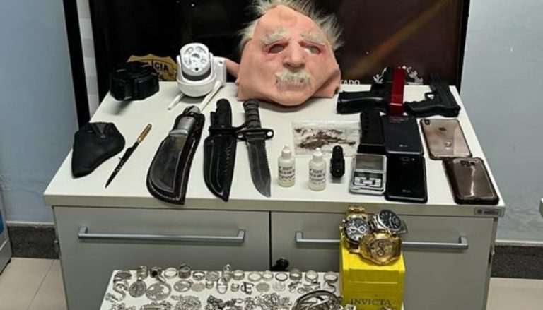 Polícia apreende R$ 64 mil em objetos e prende suspeito de chefiar tráfico no ES