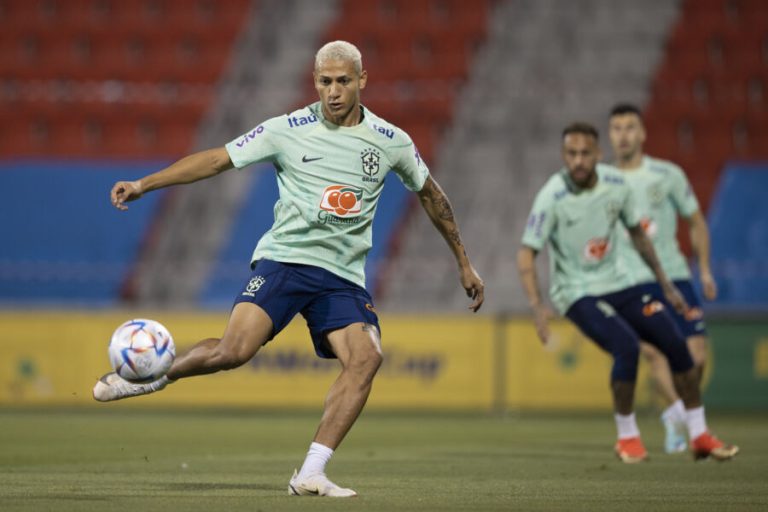 Estreia na Copa: É Hora do Brasil!