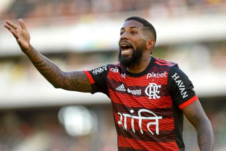 Rodinei, do Flamengo, encaminha acerto com time da Grécia