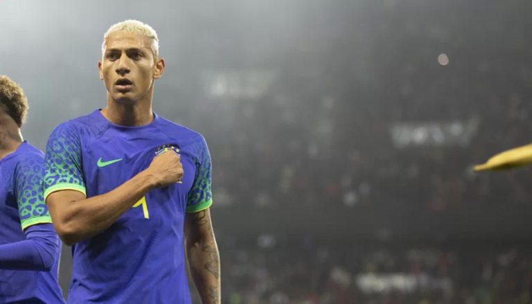 Capixaba Richarlison revela interesse em ficar com Anitta após ganhar Copa
