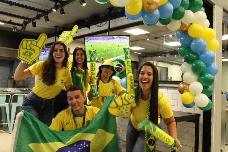 Empregados têm direito de ver jogo? Especialistas explicam