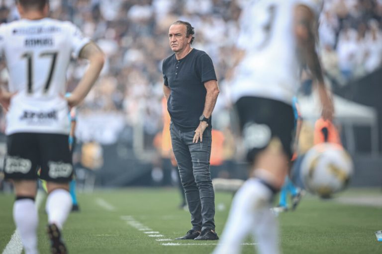 Atlético-MG anuncia saída de Cuca em comum acordo após temporada frustrante