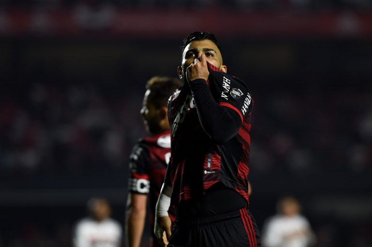 Gabigol lamenta ausência na Copa do Mundo, mas promete torcida pelo hexa