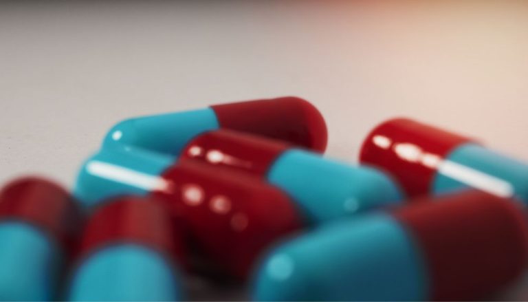Anvisa aprova venda em farmácias de remédio da Pfizer para tratar Covid