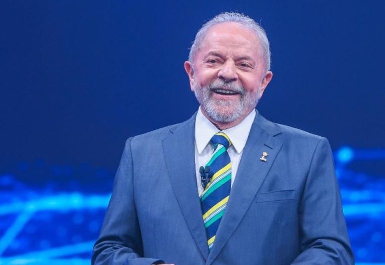 Exame detalhado confirma que lesão era benigna, diz médico de Lula