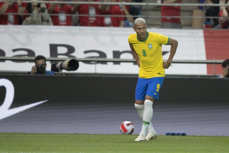 Richarlison promete fazer cabelo “Cascão” de Ronaldo se Brasil ganhar hexa