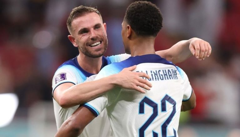 Inglaterra ‘acorda’, faz 3 a 0 no País de Gales e pega Senegal nas oitavas
