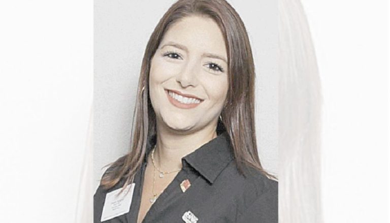Empresária pede ajuda para enfrentar tumor no cérebro