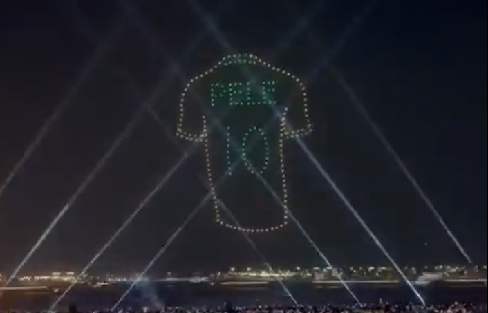 VÍDEO | Fifa faz homenagem a Pelé com drones no Catar