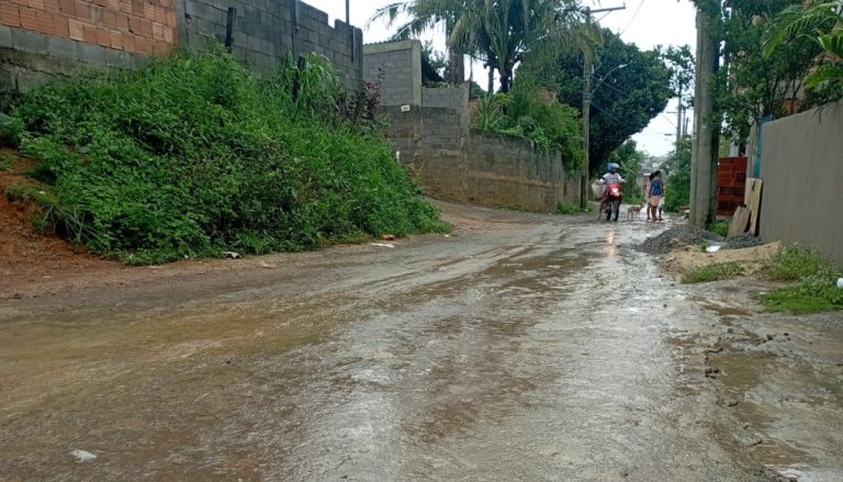 Adolescente é baleado em frente a bar de Cariacica