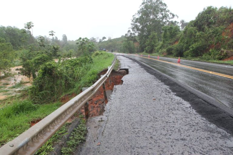 Rodovias federais seguem com interdições no ES. Veja a situação das estradas