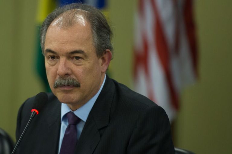 Ministério da Economia vai ser dividido em três