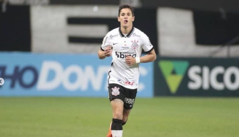 Cruzeiro acerta verbalmente contratação de Mateus Vital, do Corinthians