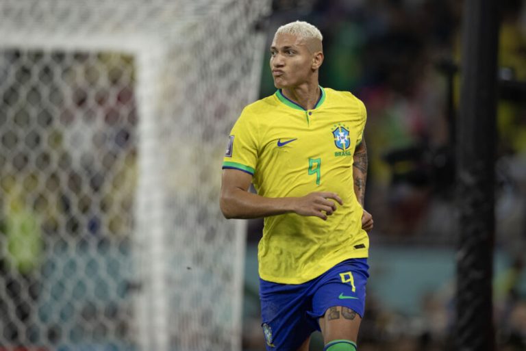 Bebê nasce na hora do gol da Seleção e ganha nome de Richarlison