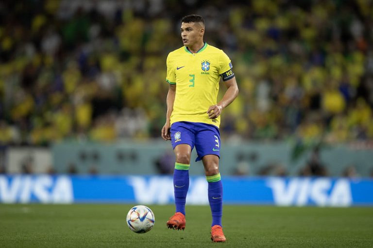 Capitão três vezes, Thiago Silva vive novo trauma em “última dança” na Copa
