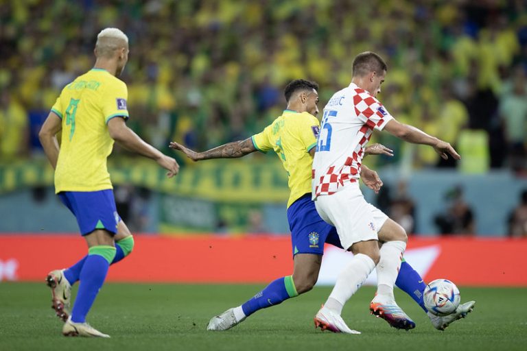 Com eliminação, Brasil iguala maior período sem título de Copa