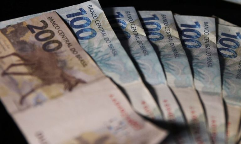 Novo salário mínimo muda valor de aposentadoria, PIS e atrasados. Confira
