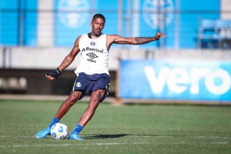 Desiludido com o futebol, Jean Pyerre anuncia o fim da carreira aos 24 anos