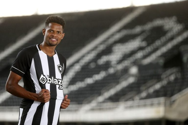 Júnior Santos pode deixar o Fogão