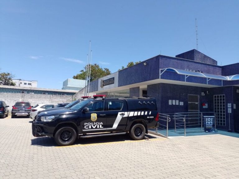 Mulher é presa ao furtar roupas em loja de shopping no ES